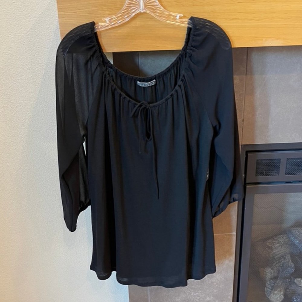 VELVET BY GRAHAM AND SPENCER BLACK TOP SIZE L